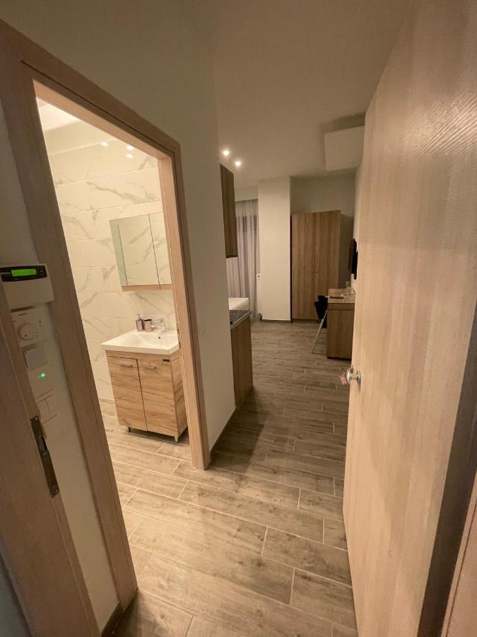 Eantos Studios And Suites Peraía Zewnętrze zdjęcie