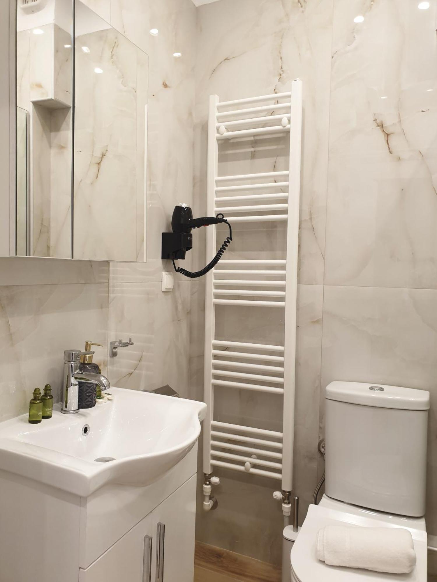 Eantos Studios And Suites Peraía Zewnętrze zdjęcie
